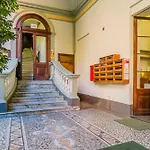 Guesthost - Charme D'epoca Centro