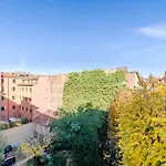 Guesthost - Charme D'epoca Centro Apartment *