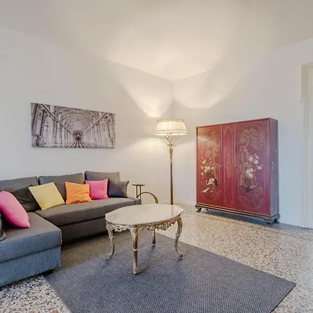 Guesthost - Charme D'epoca Centro Torino