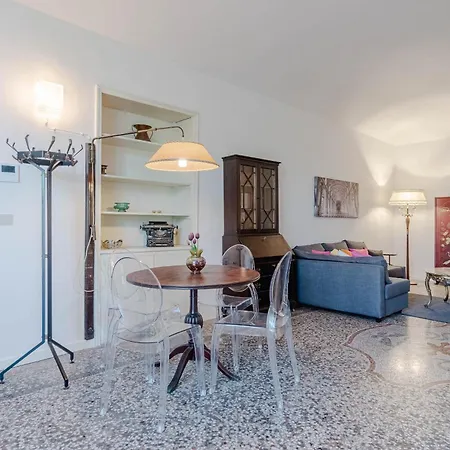 Guesthost - Charme D'epoca Centro Torino