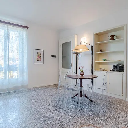 Guesthost - Charme D'epoca Centro *