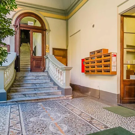 Guesthost - Charme D'epoca Centro