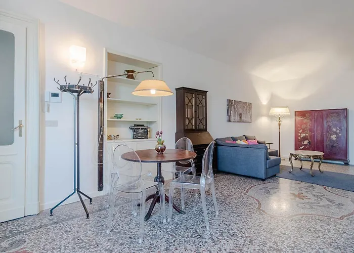 Guesthost - Charme D'epoca Centro Torino