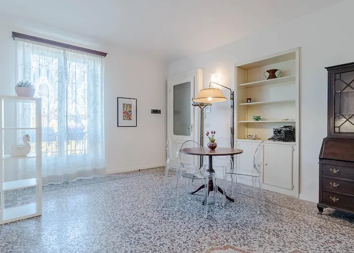 Guesthost - Charme D'epoca Centro *