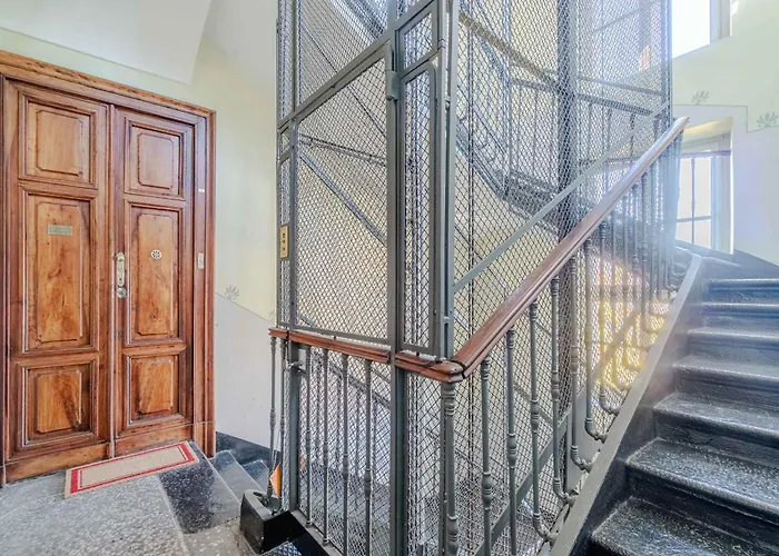 Guesthost - Charme D'epoca Centro Apartment