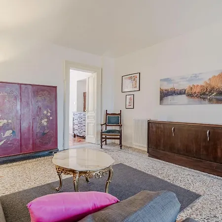Appartement Guesthost - Charme D'epoca Centro *