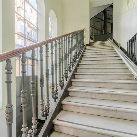 Guesthost - Charme D'epoca Centro * Turin